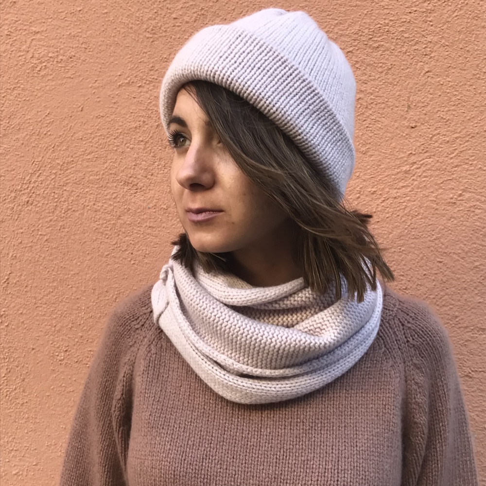 Cappello In Cashmere Pregiato 100% - Unisex, Morbido E Caldo - Made In Italy - Filato Cardiff, 2 Ply, 15 Micron - Colori: Nero, Blu, Beige, Panna, Grigio